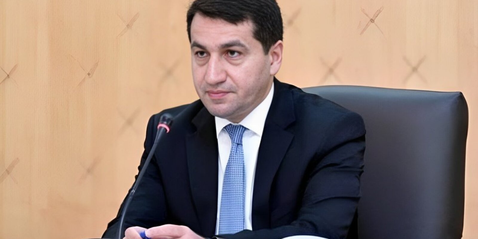 Hikmət Hacıyev jurnalistlərə təşəkkür etdi