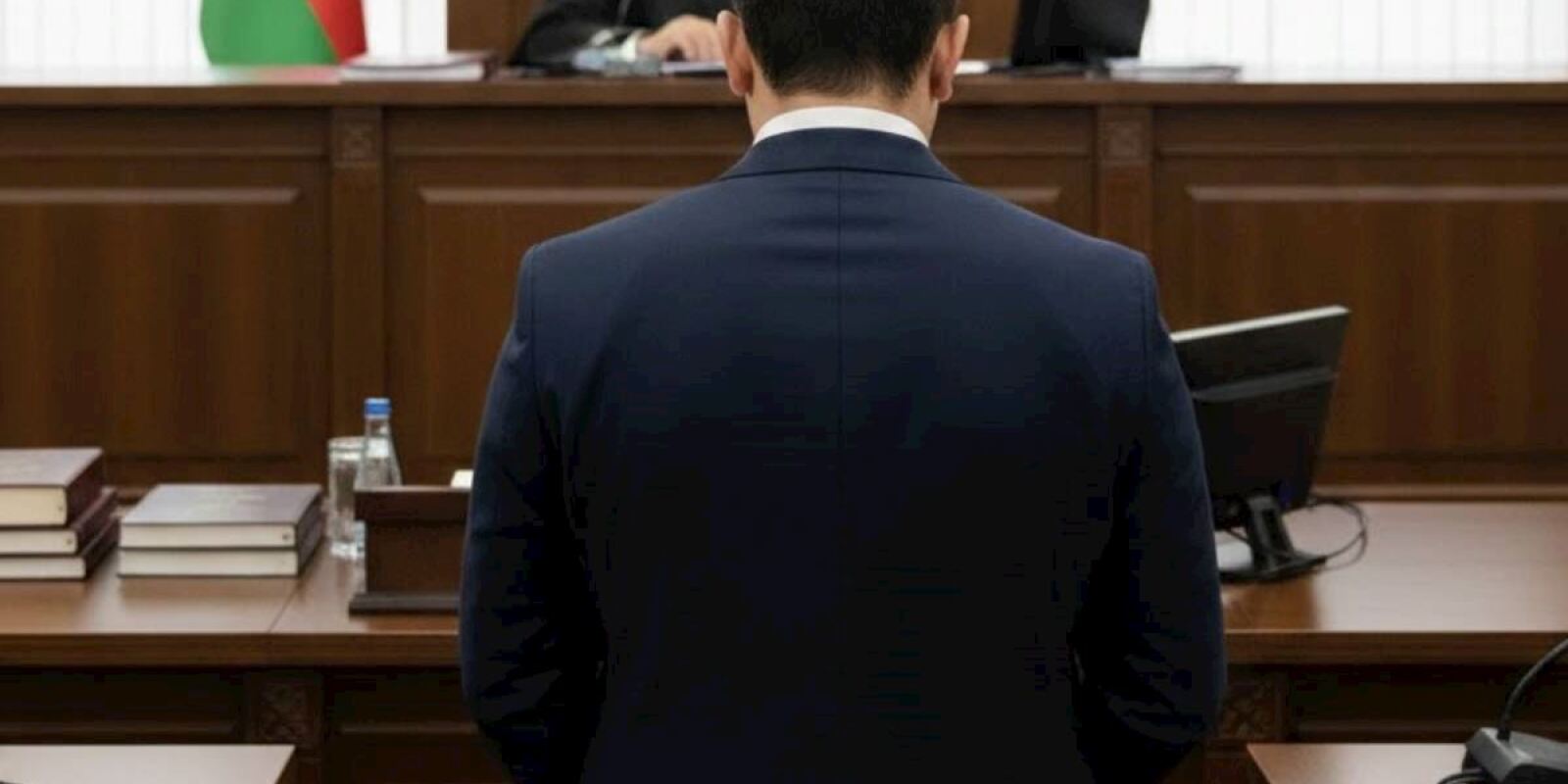 "Arvadı onunla getmək istəmədi deyə bizi söydü, mən də pol taxtası ilə döydüm"