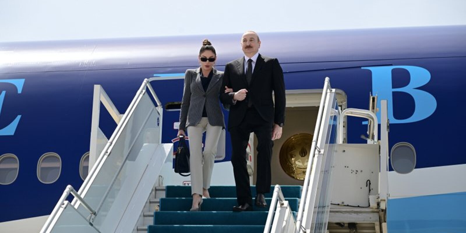 Prezident və birinci xanım Türkiyəyə səfərə yollandı