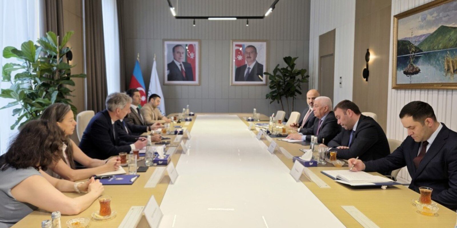 “AzərEnerji”, TotalEnergies və SOCAR arasında görüş keçirilib