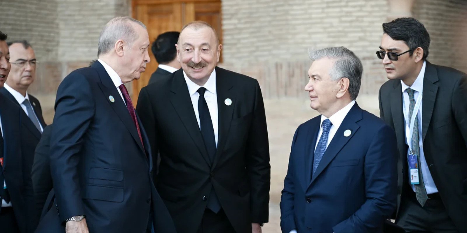 Türküstanda günə damğa vuran kadrlar