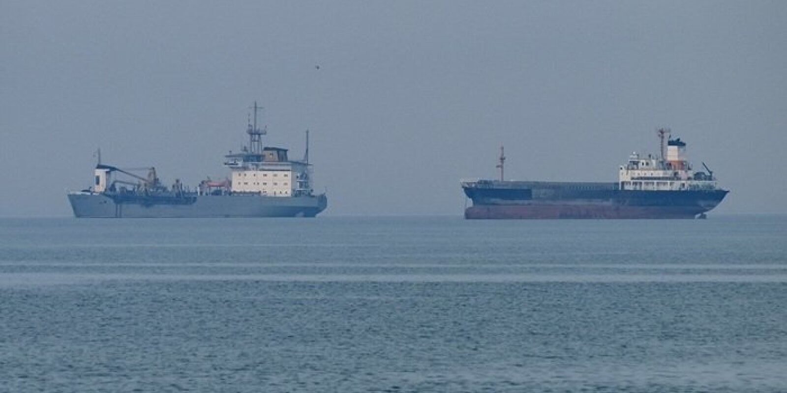 İran öz neftini daşıyan tankerə hücum edib