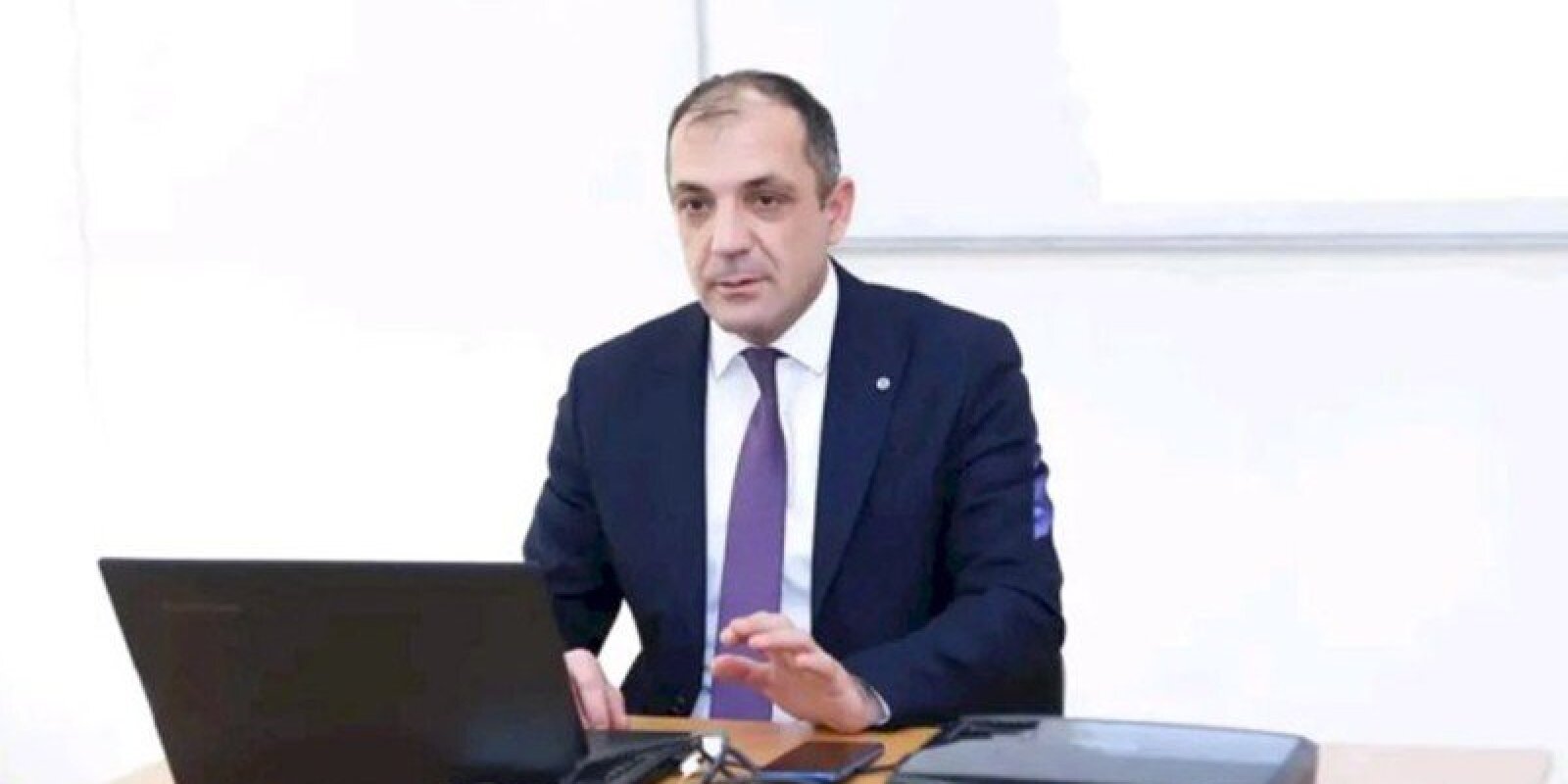 Xaçmaz üzrə təhsil sektorunun müdiri işdən çıxarıldı