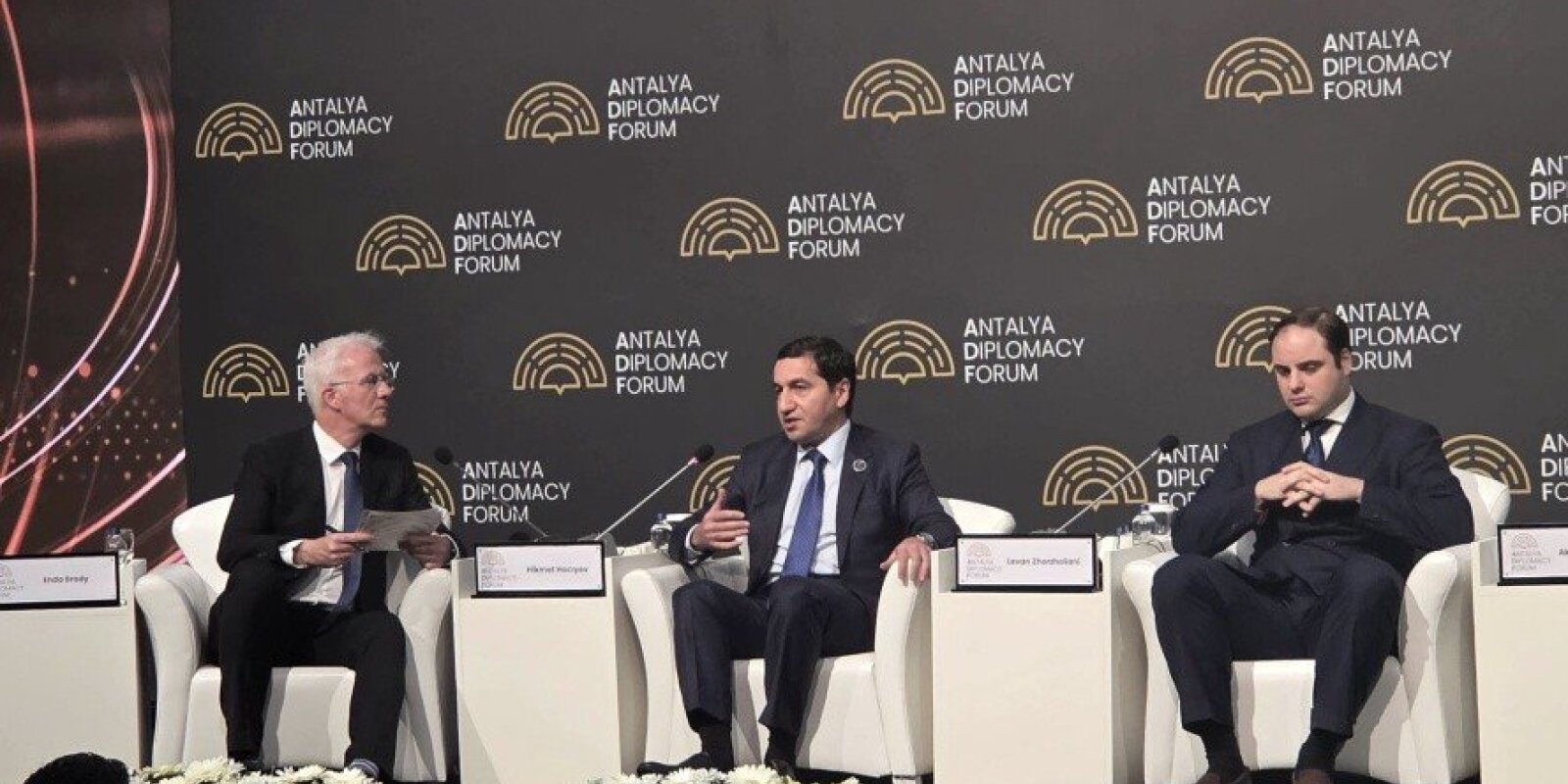 Hikmət Hacıyev: Azərbaycan regionda sülh gündəliyinə tam sadiqdir