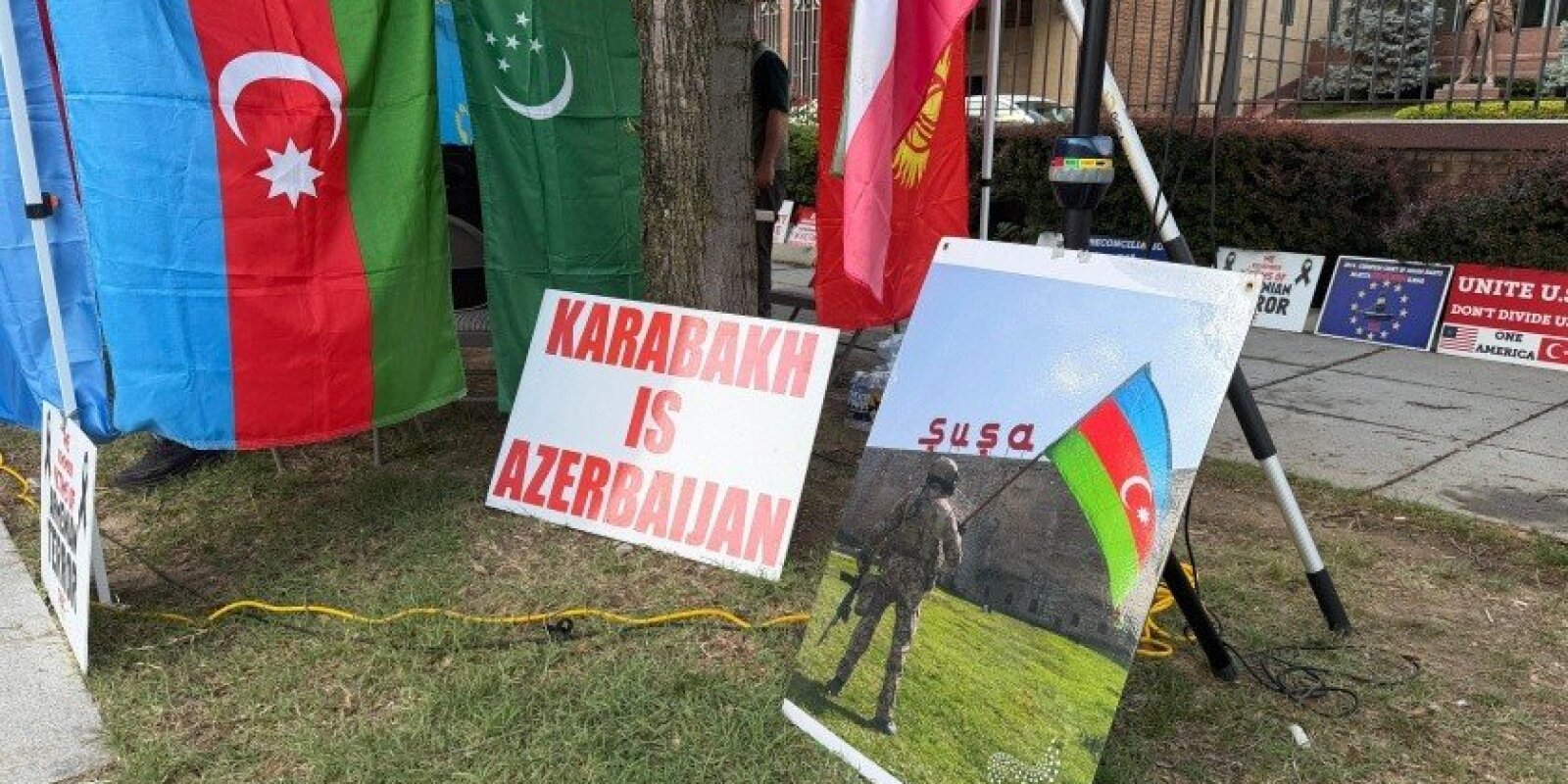 Vaşinqtonda “erməni soyqırımı” yalanlarına qarşı dinc aksiya keçirilib
