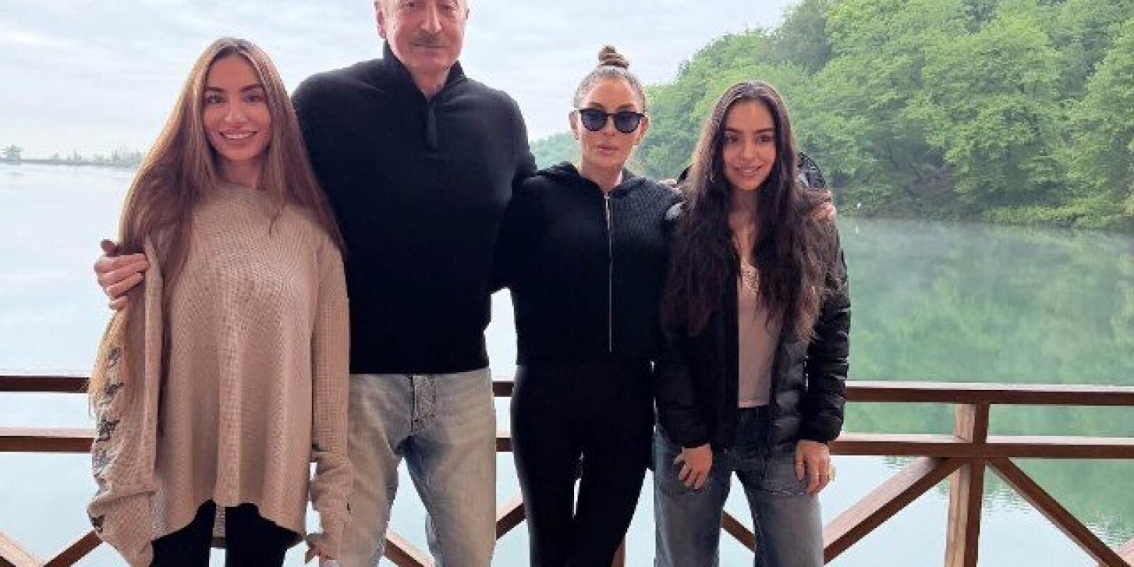 Leyla Əliyeva Qəbələdən ailəsi ilə fotosunu paylaşdı
