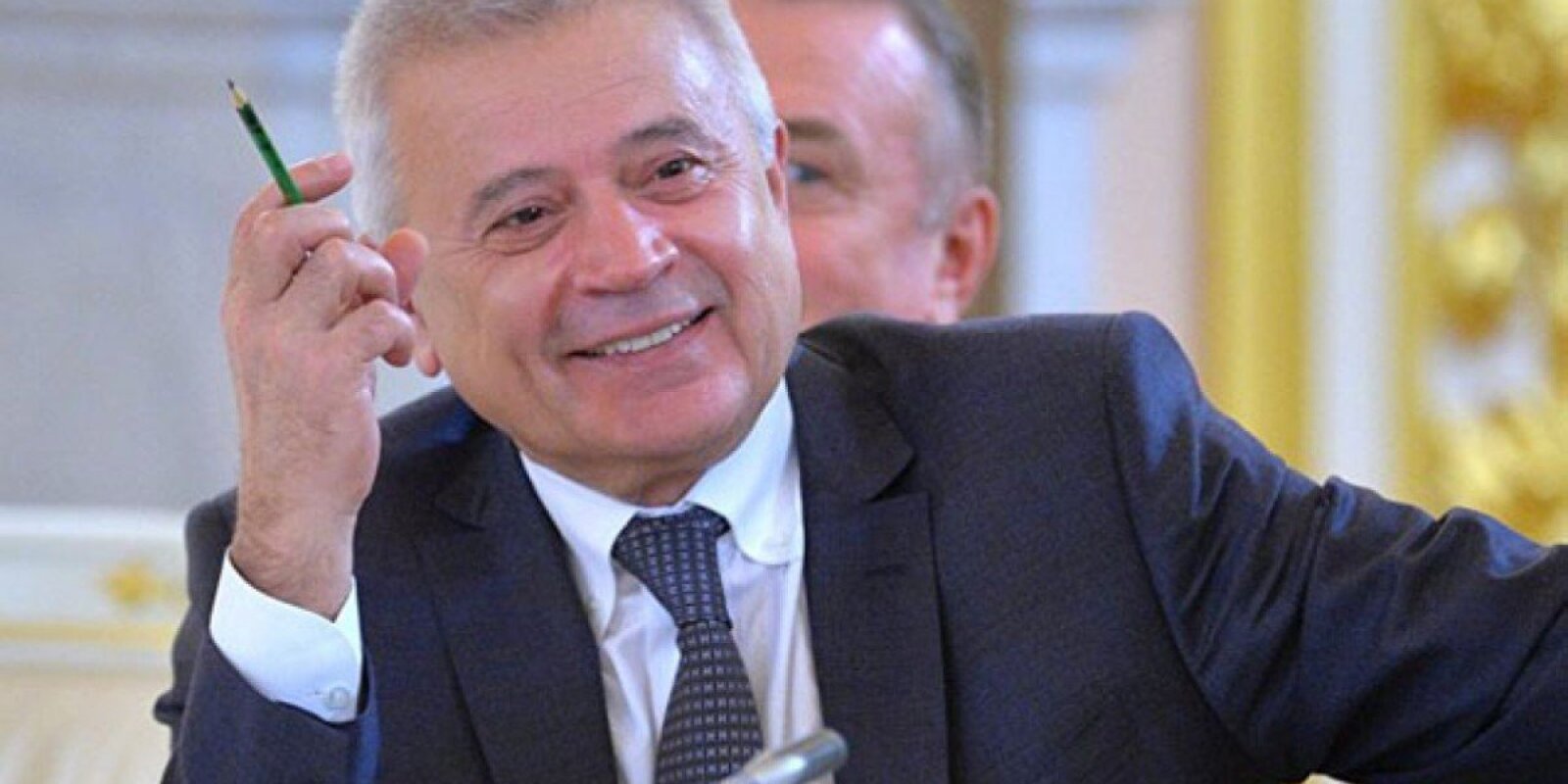 Vahid Ələkbərov 4 ayda 887 milyon dollar qazandı - SİYAHI