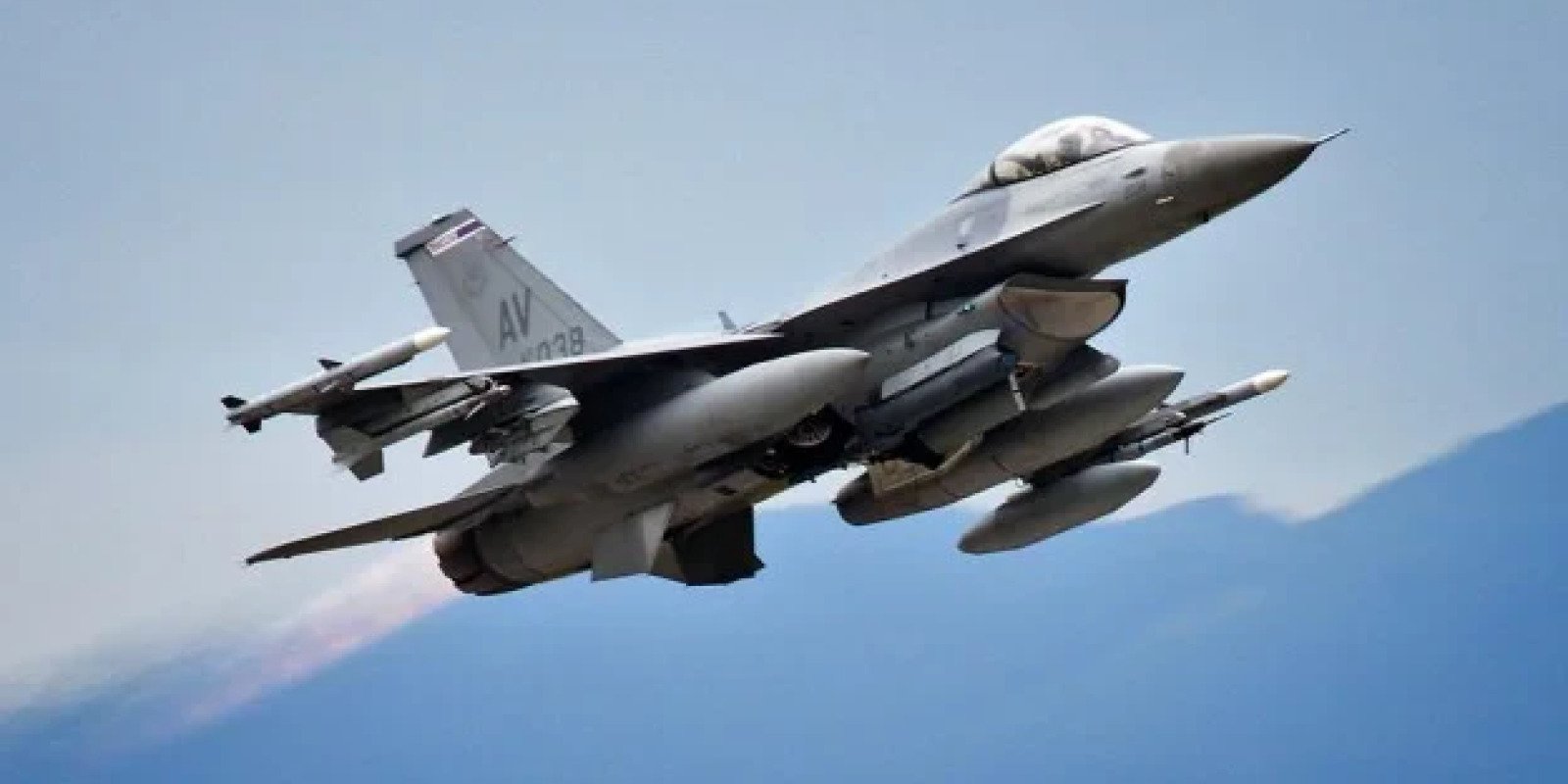 Ukraynaya 53 ədəd F-16 göndərir