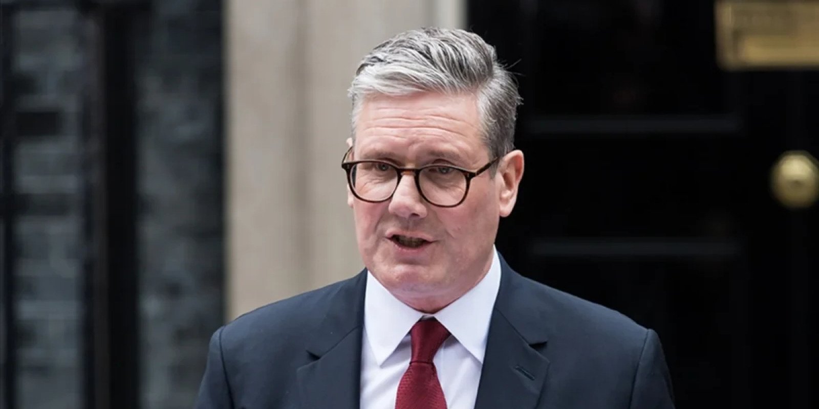 Starmer istefa çağırışlarını rədd edib
