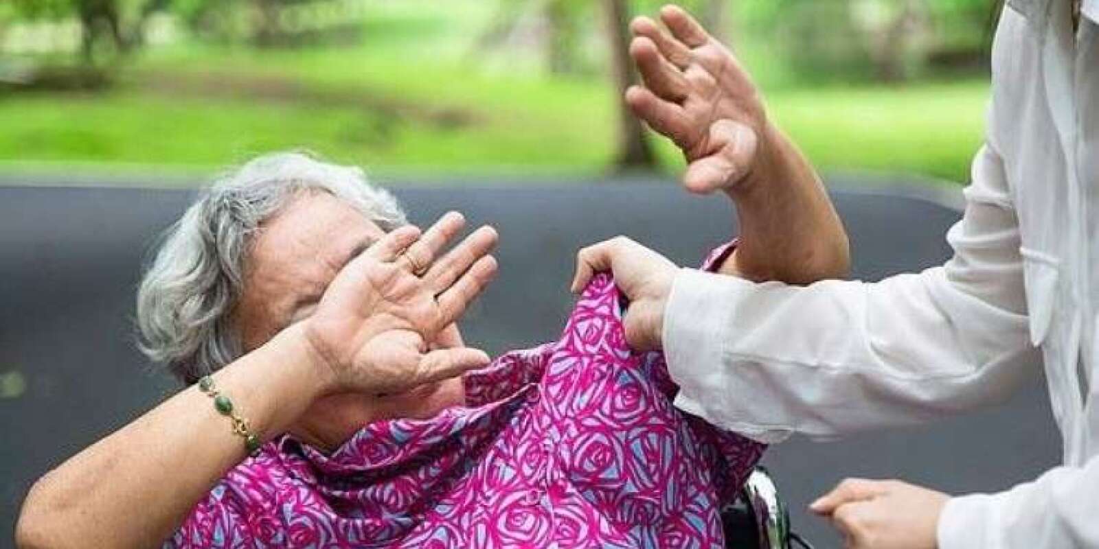 Qusarda oğul arağa görə anasını döyüb