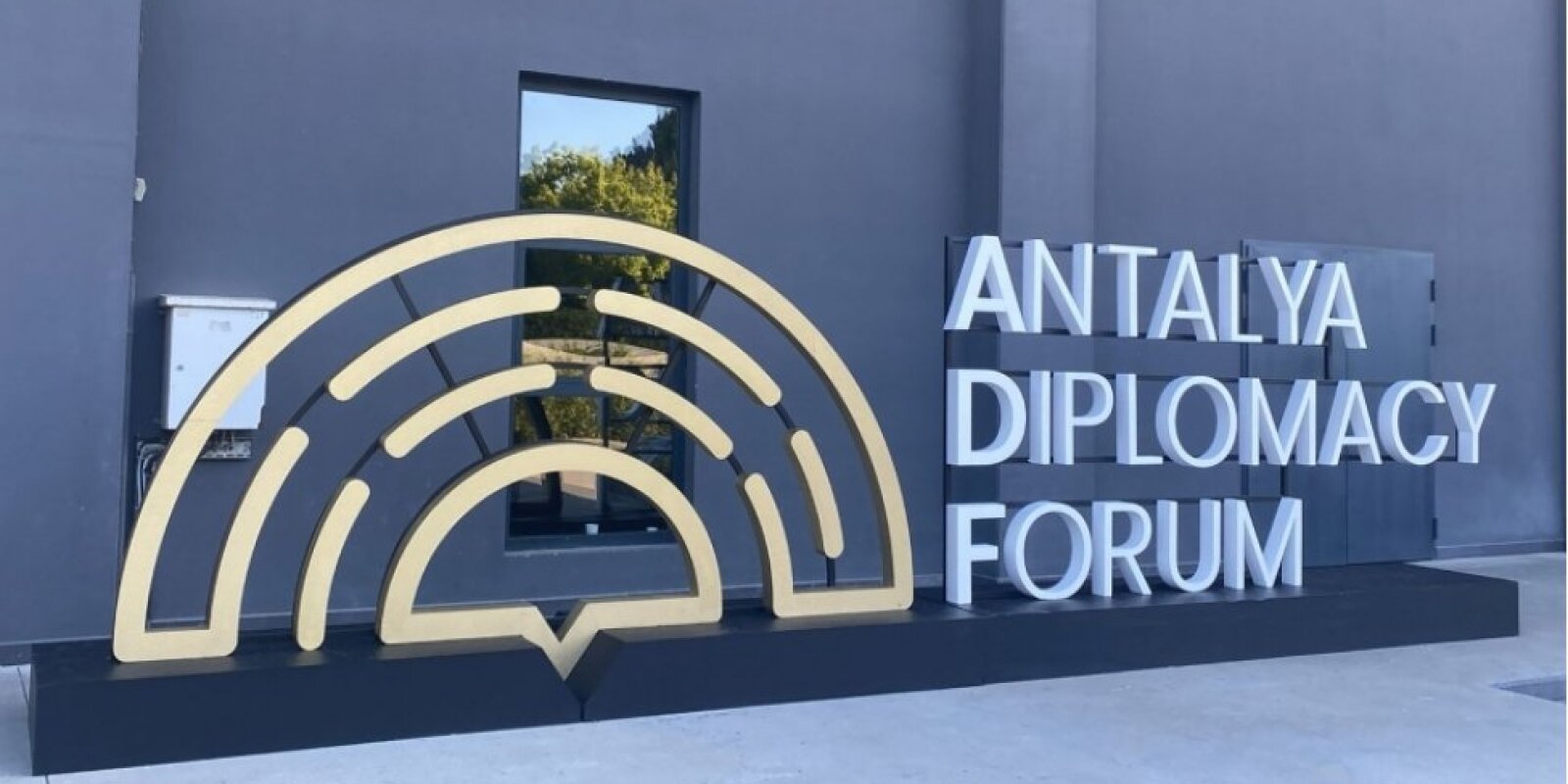 Bu gündən Türkiyədə beşinci Antalya Diplomatiya Forumu işə başlayır.