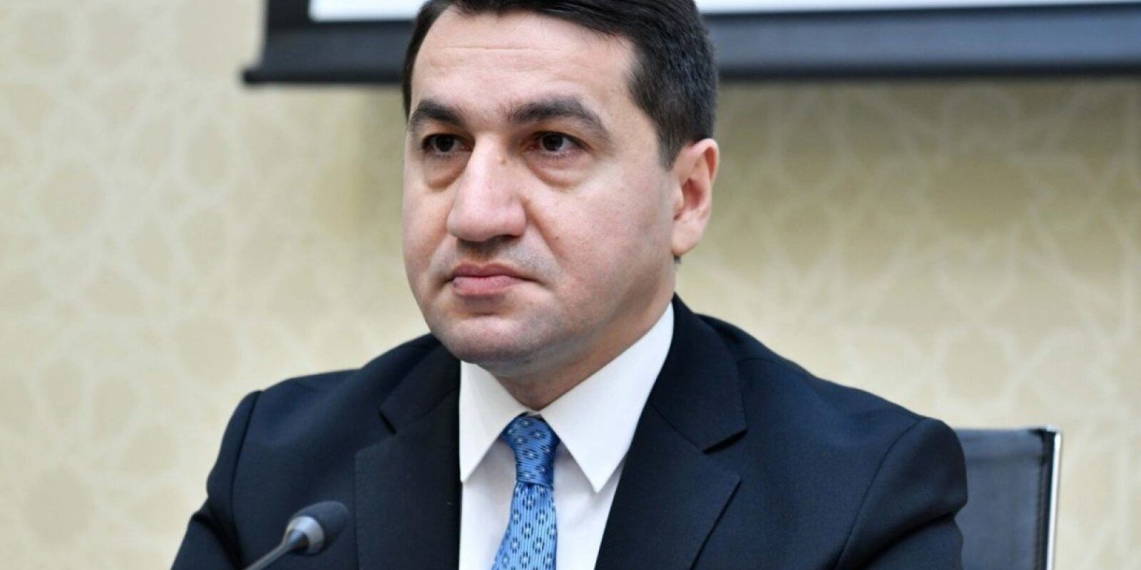 Hikmət Hacıyev: Azərbaycana qarşı olan qruplaşmalara qrant verənlərin sayı azalıb