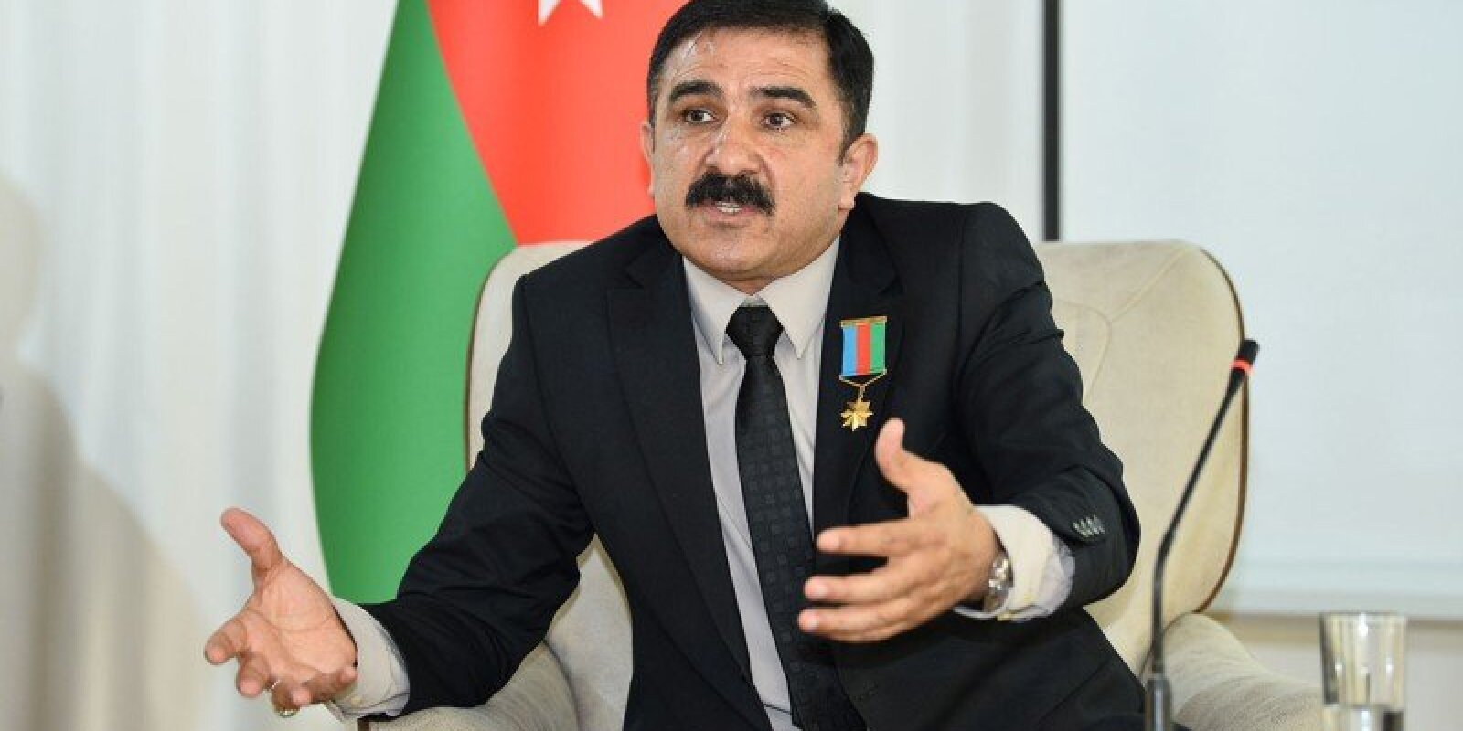 İbad Hüseynli Xankəndi şəhərində restoran açır