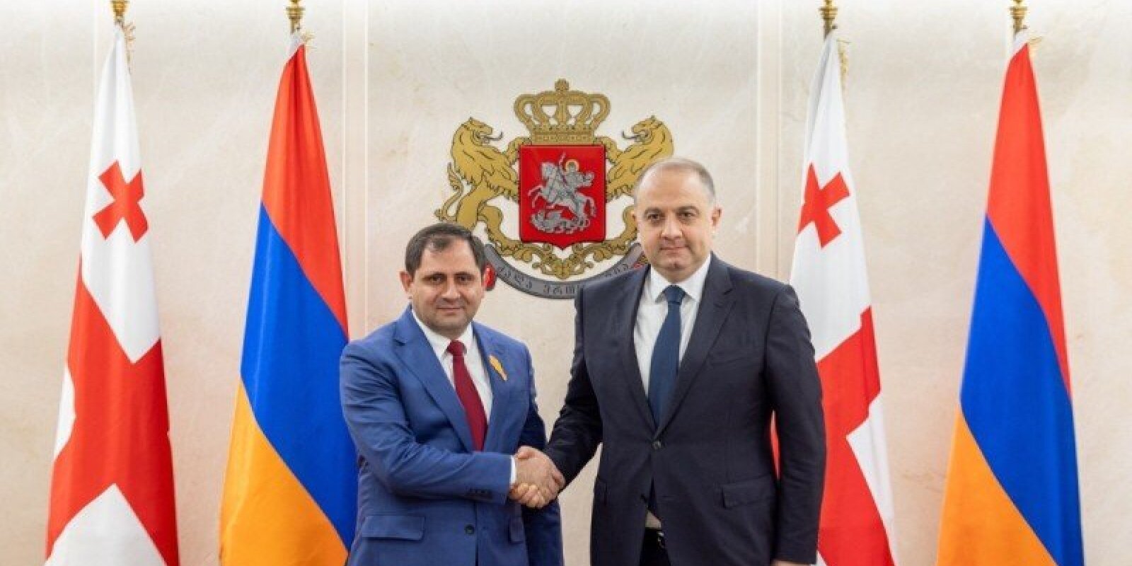 Qonşu müdafiə nazirləri regional təhlükəsizliyi müzakirə etdi
